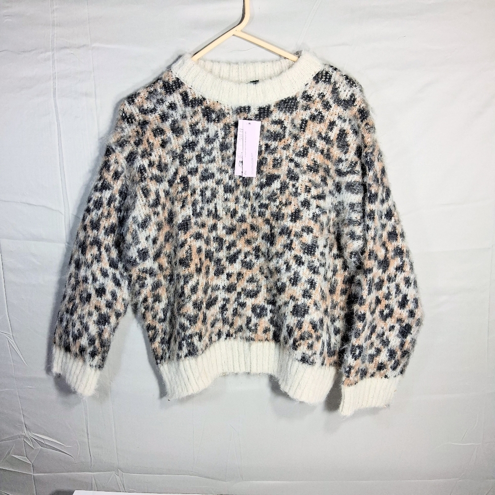 Wild Fable NWT XXS Fuzzy Leopard/Animal Print Crew Sweater